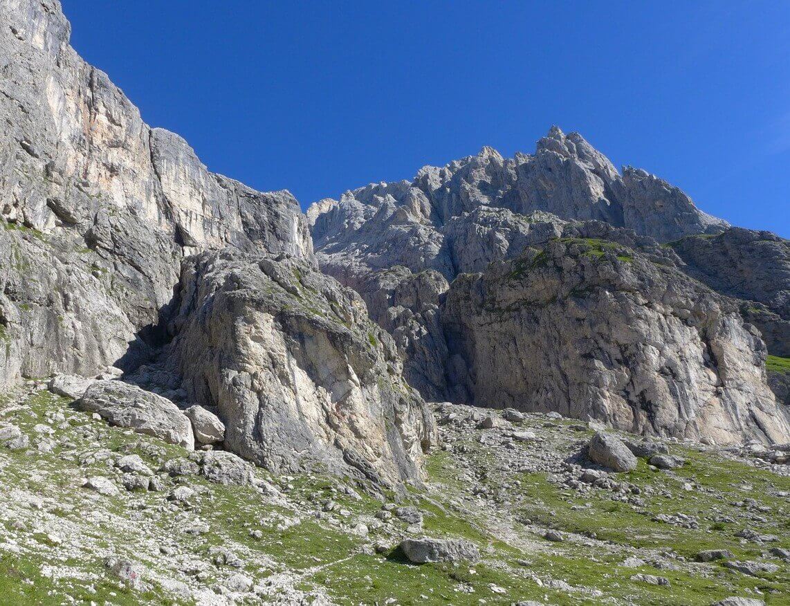 Ferrata Stella Alpina 45 verso attacco paretone